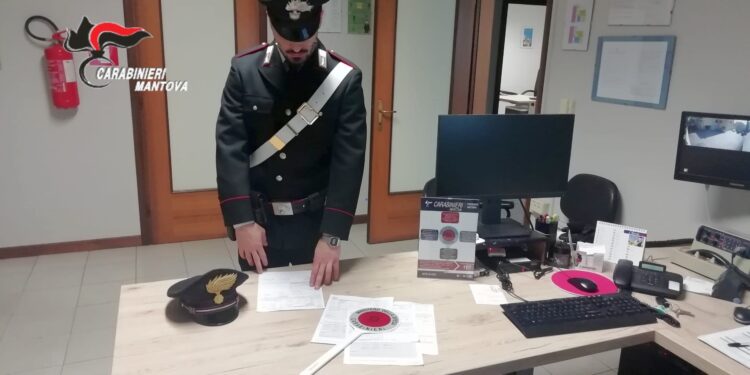 Truffa alle assicurazioni per pagare di meno: due finiscono nei guai