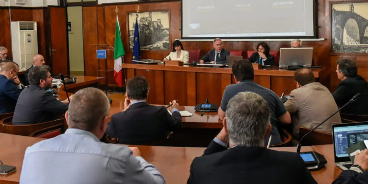 Ast Terni presenta investimenti per 560 milioni. Urso: “A maggio accordo di programma”