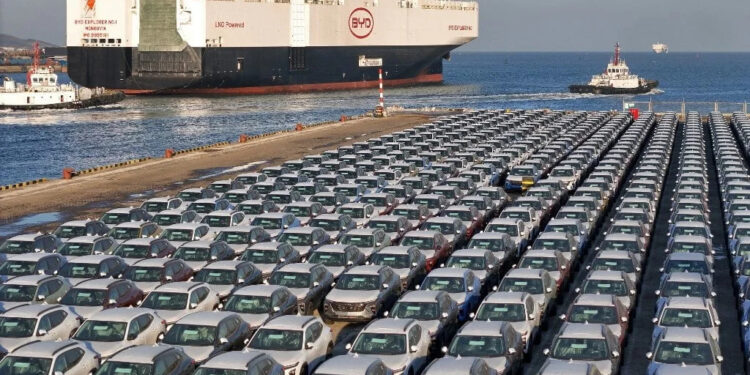 Dazi, case automobilistiche americane deluse da accordo Londra-Washington