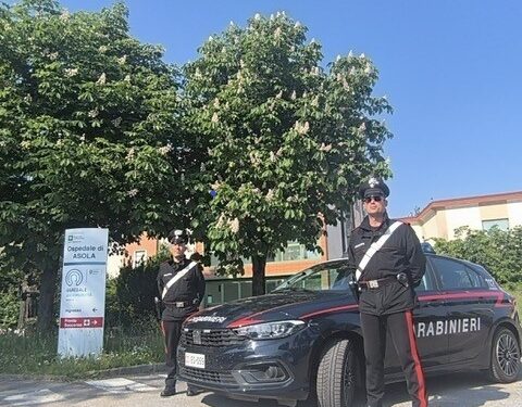 Non vuole aspettare e aggredisce il medico del pronto soccorso