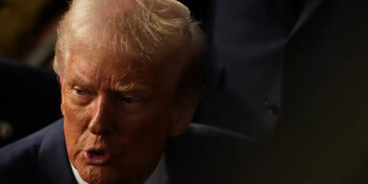 Usa, primo sì a riforma fiscale di Trump: tagliati sgravi al solare, titoli ko a Wall Street