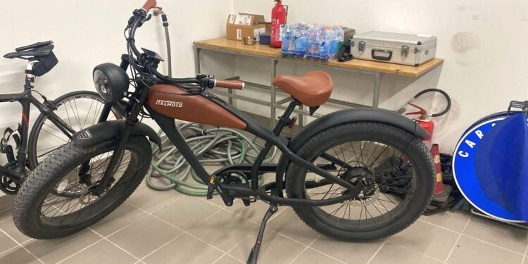 I carabinieri ritrovano a Borgo Virgilio una bici elettrica rubata a Rimini