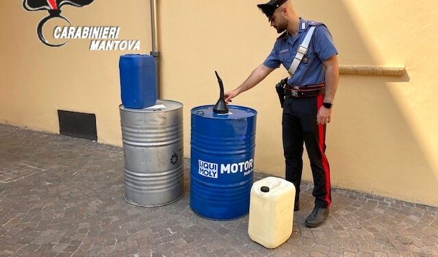 Centinaia di litri di liquidi esplondenti e infiammabili in cantina: denunciato