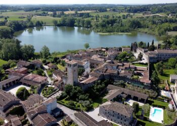 Castellaro Lagusello sbarca su Rai 3 e va a caccia del titolo di “Borgo dei Borghi”