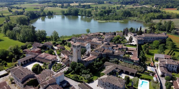 Castellaro Lagusello sbarca su Rai 3 e va a caccia del titolo di “Borgo dei Borghi”