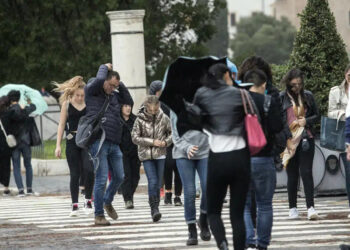 Meteo, esodo vacanziero sotto la pioggia: primo week di agosto con l’ombrello