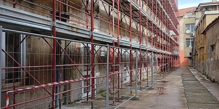 Interventi di riqualificazione alla casa di comunità di Viadana: al via i lavori interni