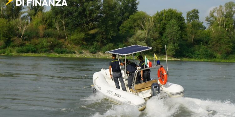 Controlli della finanza lungo il Po e il Mincio: sanzioni per 18mila euro