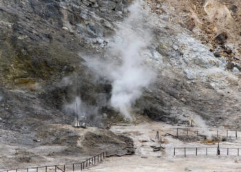 Campi Flegrei, modello IA rivela nuovi sciami sismici e faglie nascoste