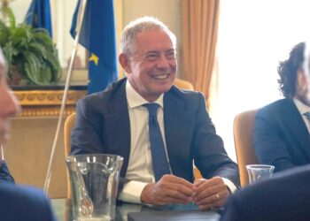 Ex Ilva, sì Genova a forno elettrico. Urso: “Alternativa preridotto è Gioia Tauro”