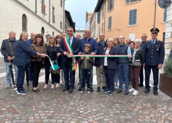 A nuovo le strade gli edifici comunali nel cuore di Castiglione delle Stiviere