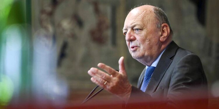 Nucleare, via libera al ddl Pichetto. Il ministro: “Guardiamo al futuro con realismo”