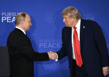 Ucraina, stop degli Stati Uniti al petrolio russo. Ue approva 19esimo pacchetto sanzioni