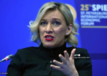 Mosca: “Italia crolla se sostiene Kiev”. Farnesina richiama ambasciatore: “Abisso di volgarità”