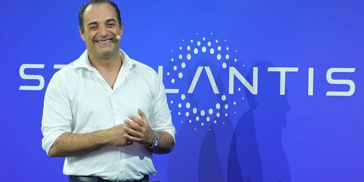 Stellantis, Filosa striglia l’Ue: “Più investimenti solo se cambia le regole”