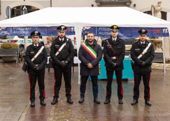 Successo per il gazebo dei carabinieri alla Fiera di Morti di Asola