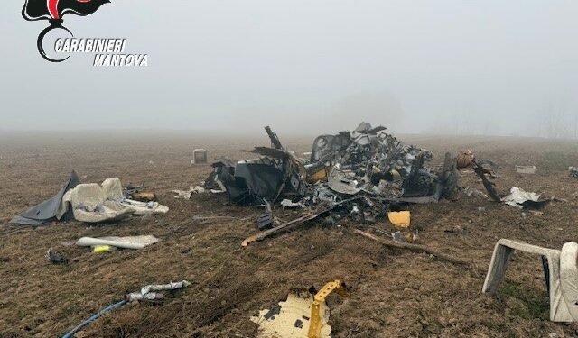 Colpisce un cavo dell’Enel: precipita un elicottero. Morto il pilota 56enne