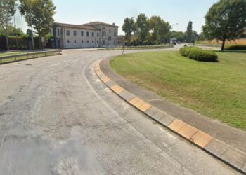 Nuova pavimentazione sulla rotatoria in uscita da Gazoldo degli Ippoliti