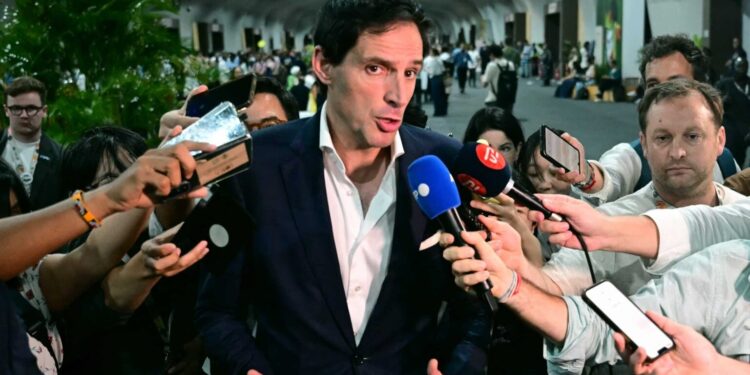 Cop30, è scontro sui fossili. Hoekstra: “Non escludo che non si trovi accordo”