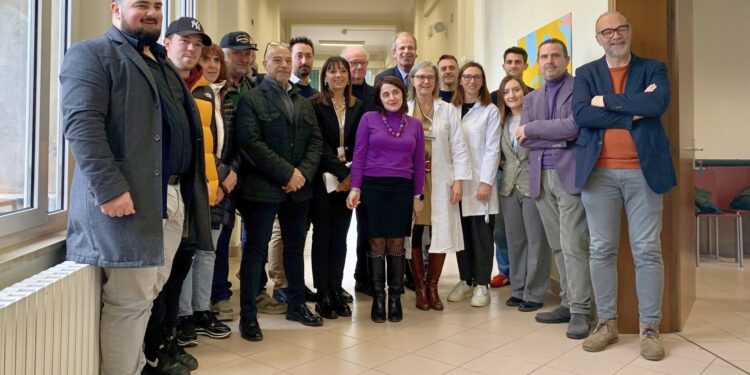 la Neonatologia del “Poma” avrà in dono un apparecchio per la cura dell’ittero