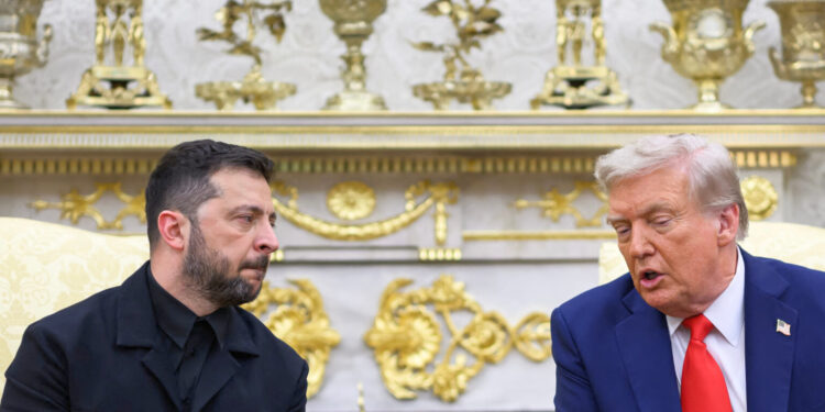 Ucraina, Zelensky: “Usa vogliono ritiro dal Donbass, ma serve un referendum”. Trump ‘frustrato’