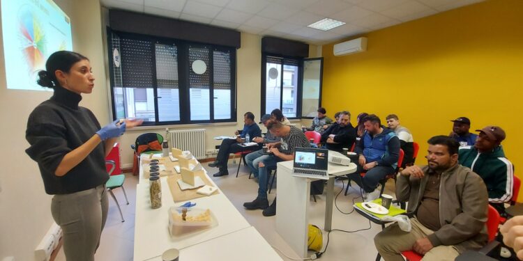 NUOVI PROFESSIONISTI DEL SETTORE LATTIERO-CASEARIO: PROSEGUONO I CORSI GRATUITI DI IAL MANTOVA CON PARMIGIANO REGGIANO