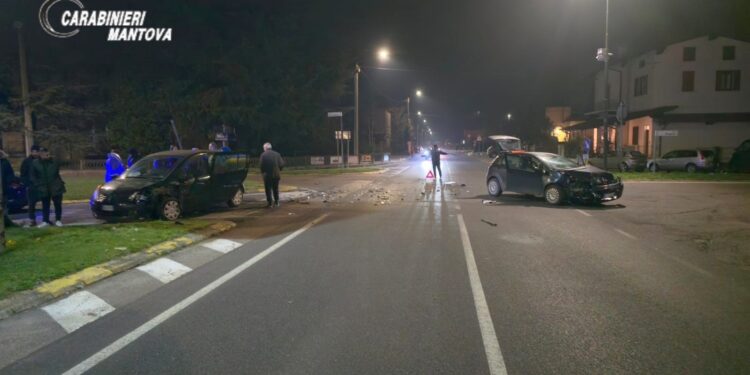 Schianto all’incrocio: finisce all’ospedale di Cremona anche una bambina di 5 anni