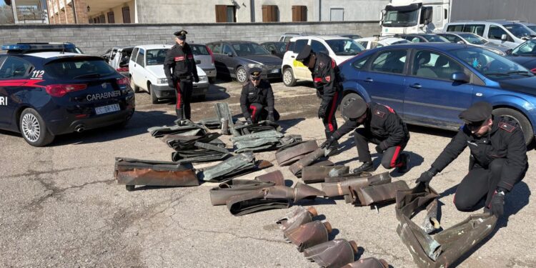 Fuga dai carabinieri nella notte: in auto avevano 180 kg di rame rubato