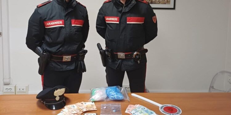 Spaccio in pieno centro a Viadana: un 38enne finisce in arresto