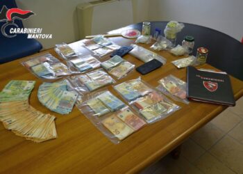 Nascondevano la cocaina sottoterra nei campi: arrestati due pusher