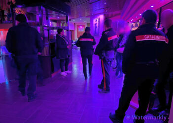Carenze in materia di sicurezza e lavoratori in nero: stop al night club e maxi multa