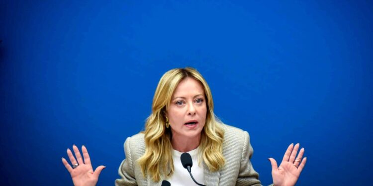 Meloni: “Nel Golfo aiuti di difesa aerea, ma non siamo in guerra e non vogliamo entrarci”