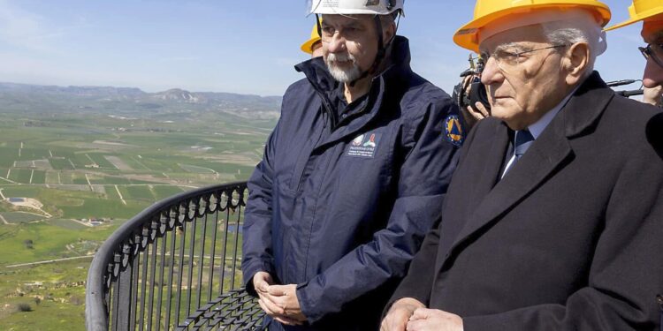 Mattarella a Niscemi. Schifani: “Istituzioni vicine”. Al via primi ristori per famiglie