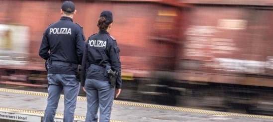 Colpito alla testa con un sasso della ferrovia: scatta l’arresto per tentato omicidio