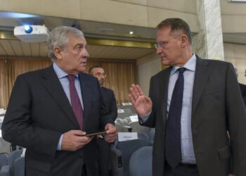Incontro Cirielli-Paramonov diventa un caso. Tajani: “Non abbiamo rotto le relazioni con Mosca”