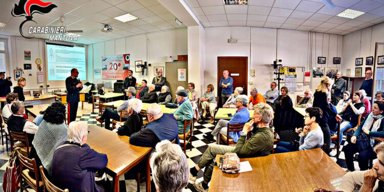Come evitare le truffe: i carabinieri incontrano i cittadini