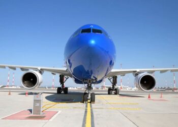 Scorte jet fuel ai minimi da 6 anni. Ma Ue assicura: “Nessuna carenza”