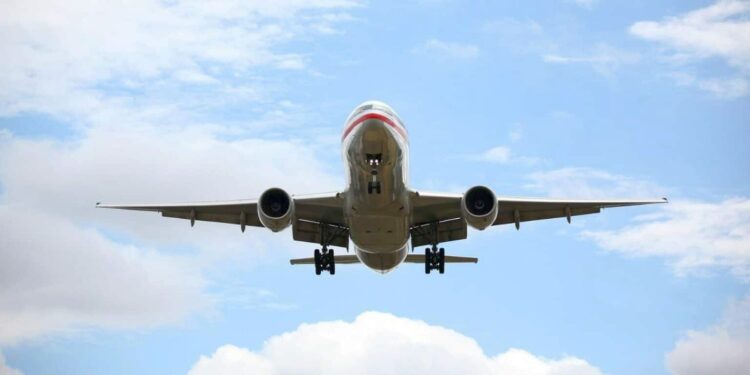 Iran, allarme carburanti in aeroporti Ue: “Rischio stop in 3 settimane”. Attesi colloqui in Pakistan