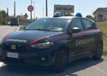 Il barista gli rifiuta l’alcol: devasta il locale e minaccia passanti e carabinieri