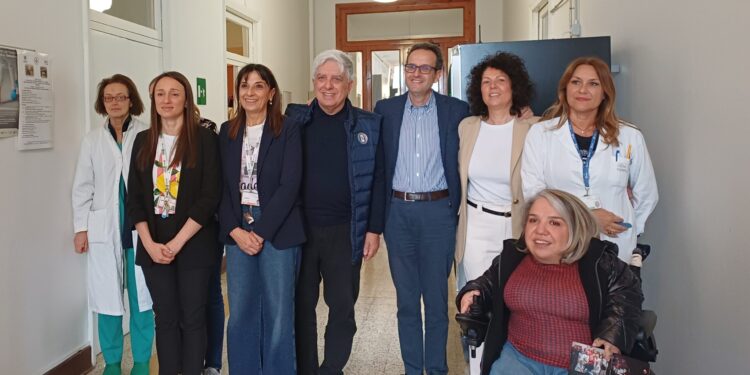 Dalle associazioni in dono all’ospedale di Mantova una frigoemoteca