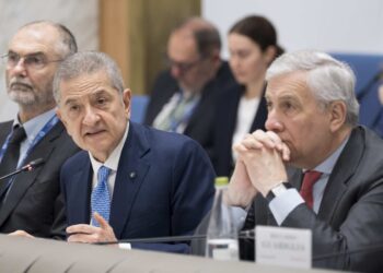 Iran, Panetta: “Con shock energia a rischio crescita”. Tajani: “Momento carico di incognite”