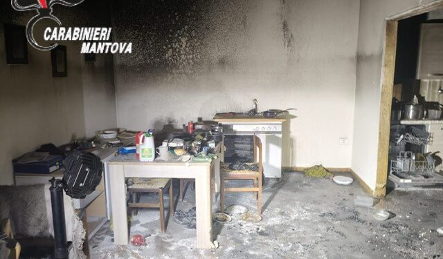 Scoppia l’incendio in casa: una 12enne dà l’allarme e salva se stessa e gli animali