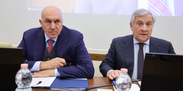 Tajani: “Non chiediamo operazione militare Golfo”. Crosetto: “Avviciniamo dragamine a Hormuz”