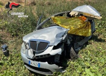 Schianto tra la sua auto e un camion: muore la 19enne Laura Varliero