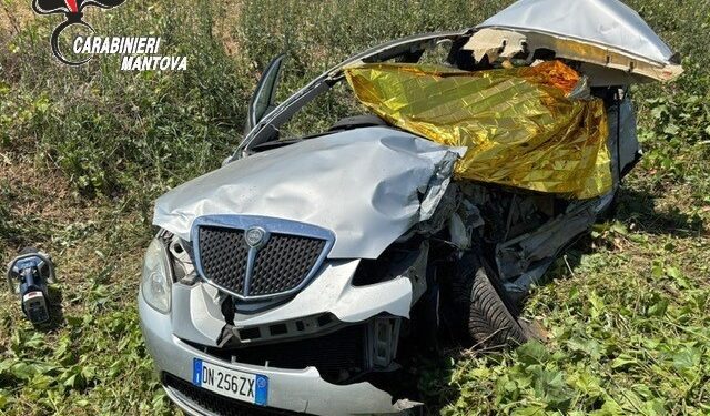 Schianto tra la sua auto e un camion: muore la 19enne Laura Varliero