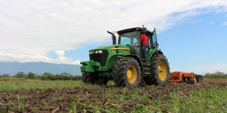MACCHINE AGRICOLE, ACMA CONFCOMMERCIO MANTOVA: “DECRETO 4.0 FERMO DA CINQUE MESI, A RISCHIO INVESTIMENTI E OCCUPAZIONE NELLA FILIERA AGROMECCANICA”
