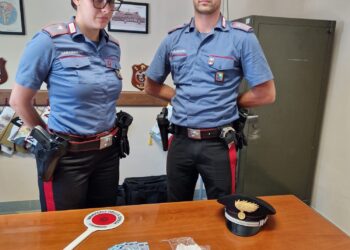 Trovato con hashish e un coltello a serramanico: nei guai un 19enne