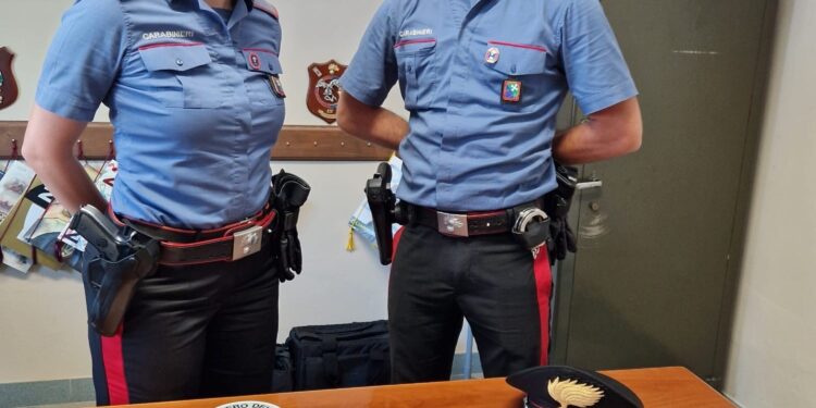 Trovato con hashish e un coltello a serramanico: nei guai un 19enne