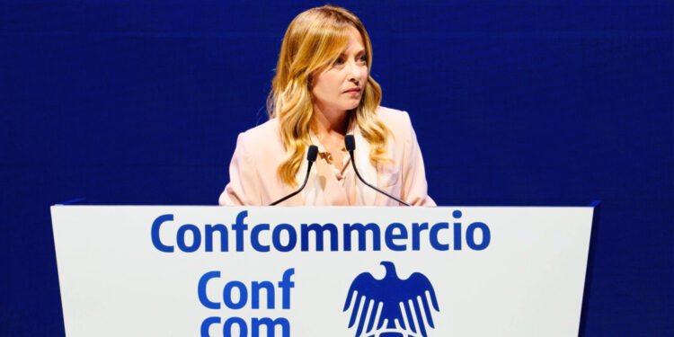 Confcommercio-governo, patto per crescita. Meloni: “No patrimoniale, non siamo ‘Repubblica banane’”