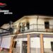 Scoppia l’incendio nel suo appartamento: muore a 54 anni
